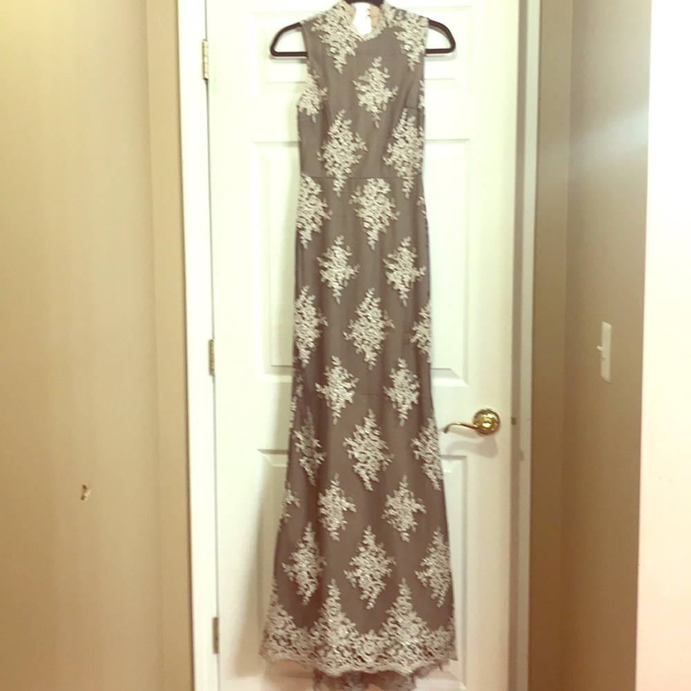 Worn once Alice Olivia gown sz 0. Excellent cond